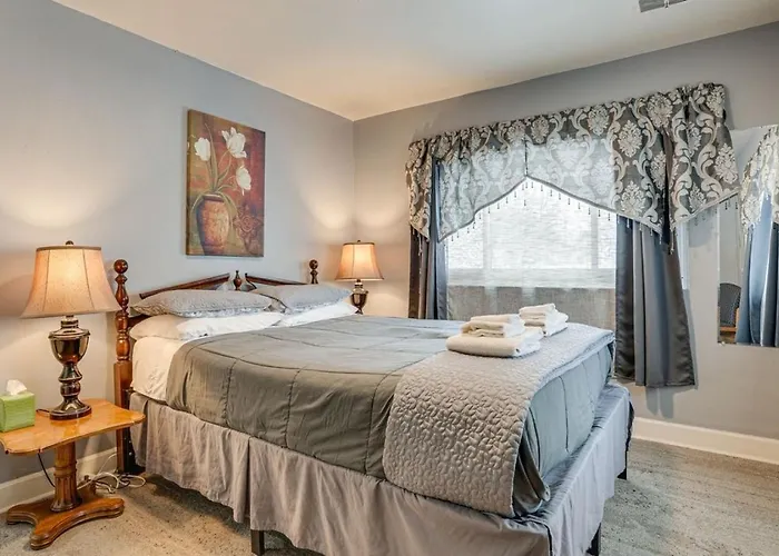 Cozy Private Home W Fire Pit Near Downtown