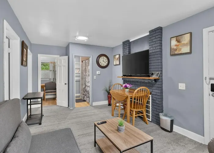 Cozy Private Home W Fire Pit Near Downtown